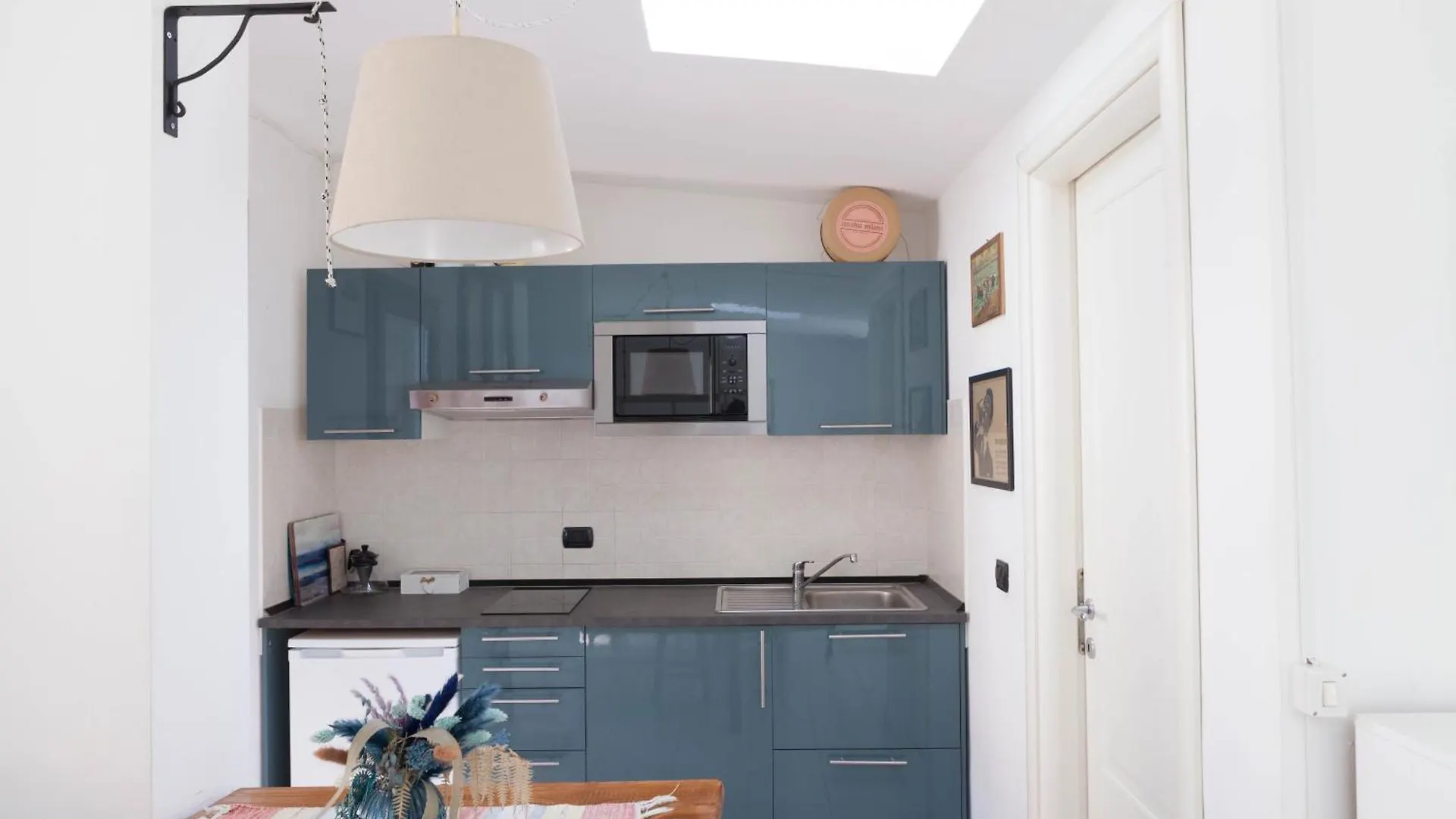 Terrace Apartment Close To Metro Station Milano İtalya